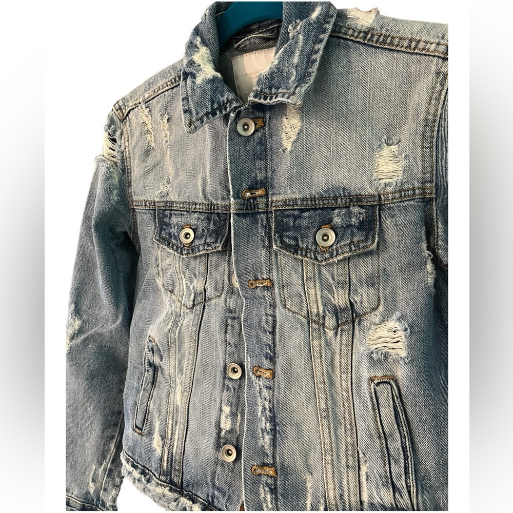 Zara Womens Trafaluc Distressed Ripped Denim Jean Jacket XS Button Up Jacket